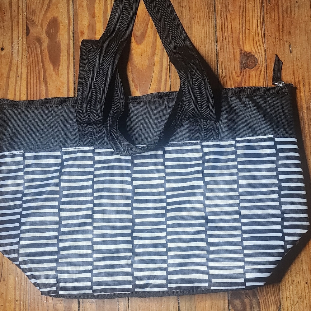 Igloo 9 Can Black and White Du Bag - Picture 2 of 5